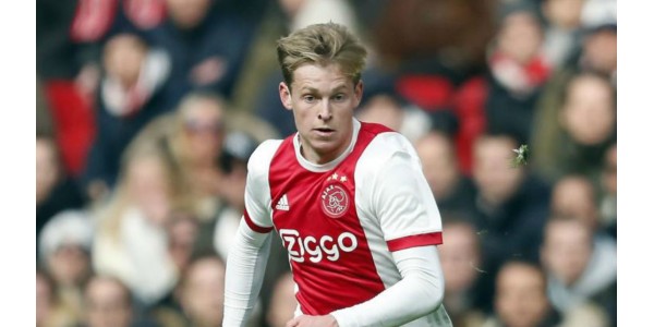 Barcelona har til hensigt at underskrive de Jong